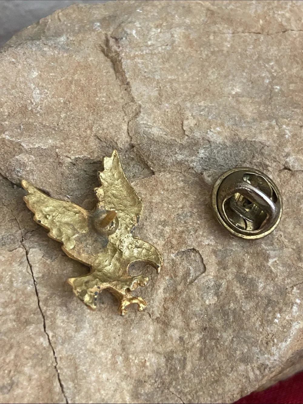 5/$10❤️❤️❤️Vintage 90s Hold Tone Eagle Pin